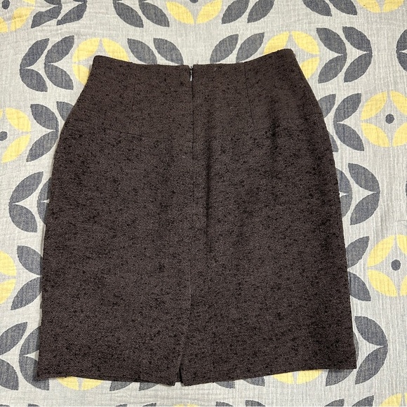 Tahari nubby brown pencil skirt, 75% wool,25% nylon, fully lined, size 6 - Picture 8 of 9